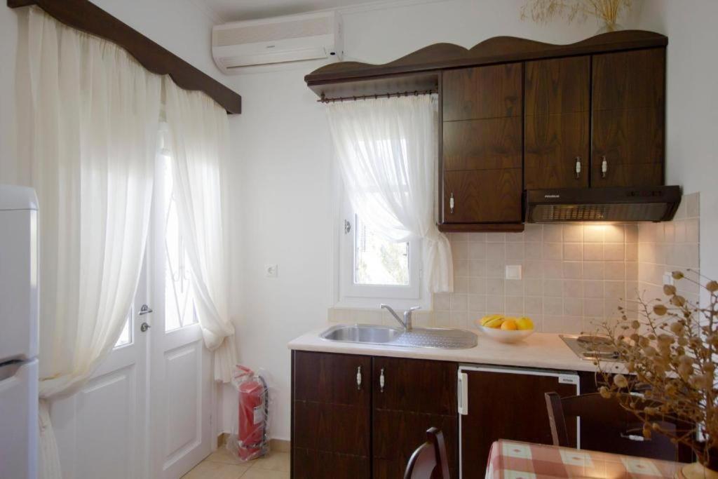 Apartments With View Adamantas  Bagian luar foto